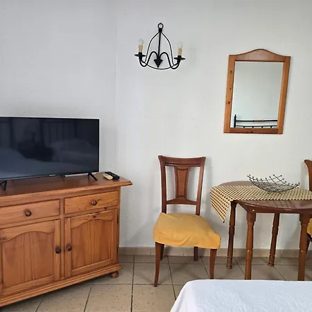 Estudio Acogedor Y Tranquilo En Zona Estupenda Lägenhet